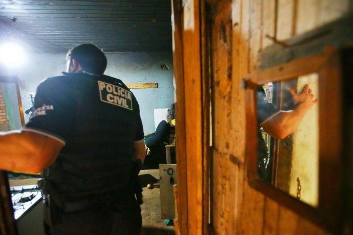 Mandados foram cumpridos na manhã desta quinta-feira