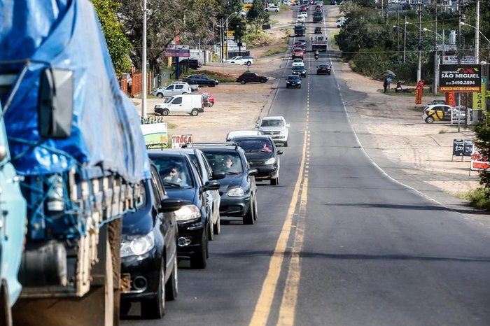 Trânsito é intenso durante todo o dia, mas acentua nos horários de pico e fins de semana