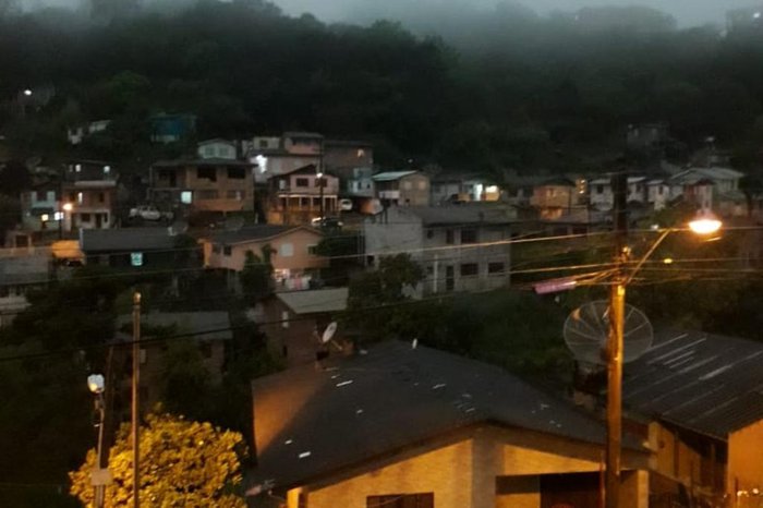 As ruas do bairro Planalto também ficaram escuras na manhã desta terça