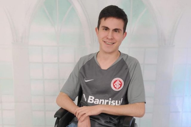 Willian da Rocha Pires, de 17 anos, precisa de ajuda para seguir tratamento depois de transplante de células-tronco Willian da Rocha Pires, de 17 anos, precisa de ajuda para seguir tratamento depois de transplante de células-tronco