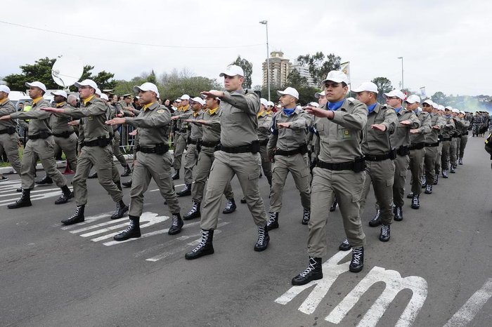 Forças de segurança participaram do desfile cívico-militar