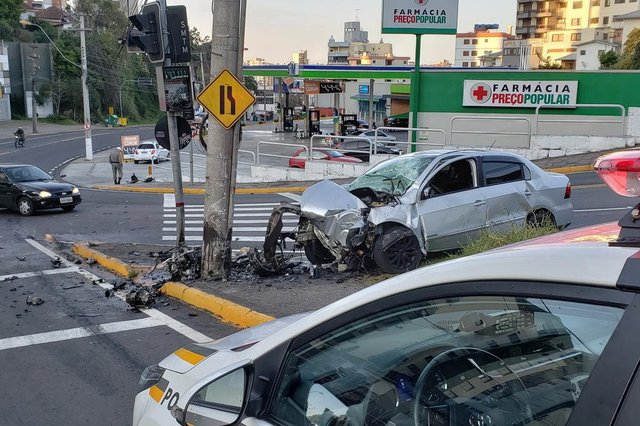 Homem morre em acidente em Caxias do Sul Homem morre em acidente em Caxias do Sul
