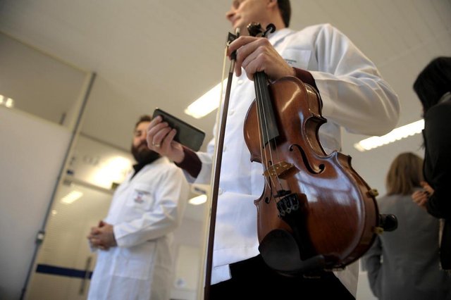 CAXIAS DO SUL, RS, BRASIL, 07/10/2019Orquestra da UCS passa pelos quartos do Hospital Geral(Lucas Amorelli/Agência RBS) CAXIAS DO SUL, RS, BRASIL, 07/10/2019Orquestra da UCS passa pelos quartos do Hospital Geral(Lucas Amorelli/Agência RBS)