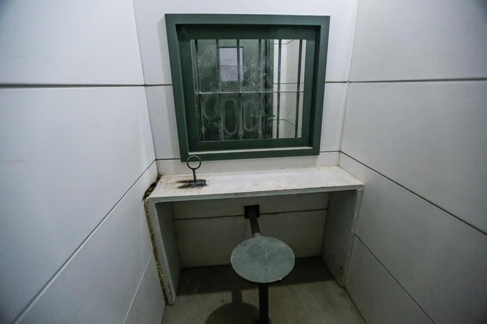 Interior do parlatório: a sala onde advogados e presos podem conversar de maneira reservada