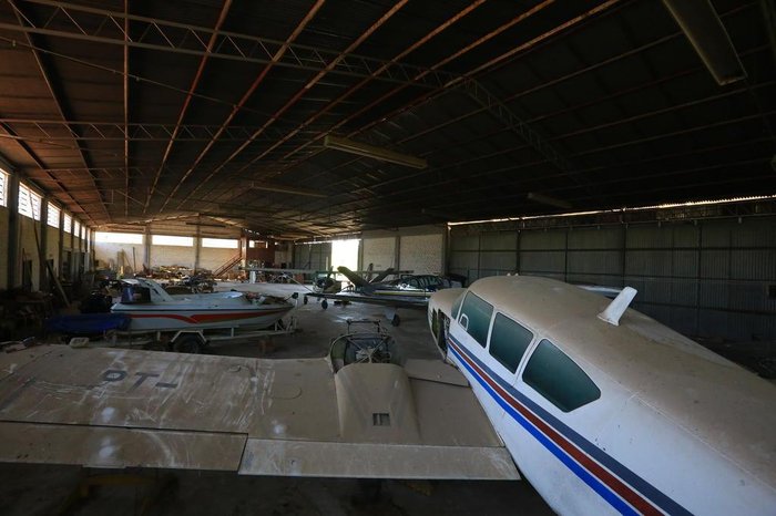 No pavilhão, havia quatro aeronaves