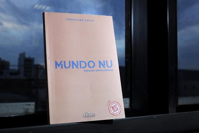 CAXIAS DO SUL, RS, BRASIL, 23/10/2019 - Capa do livro Mundo Nu, do autor Christiano Secco. (Marcelo Casagrande/Agência RBS) CAXIAS DO SUL, RS, BRASIL, 23/10/2019 - Capa do livro Mundo Nu, do autor Christiano Secco. (Marcelo Casagrande/Agência RBS)