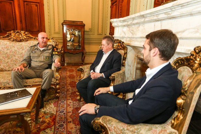 Felipe Dalla Valle / Palácio Piratini Felipe Dalla Valle / Palácio Piratini