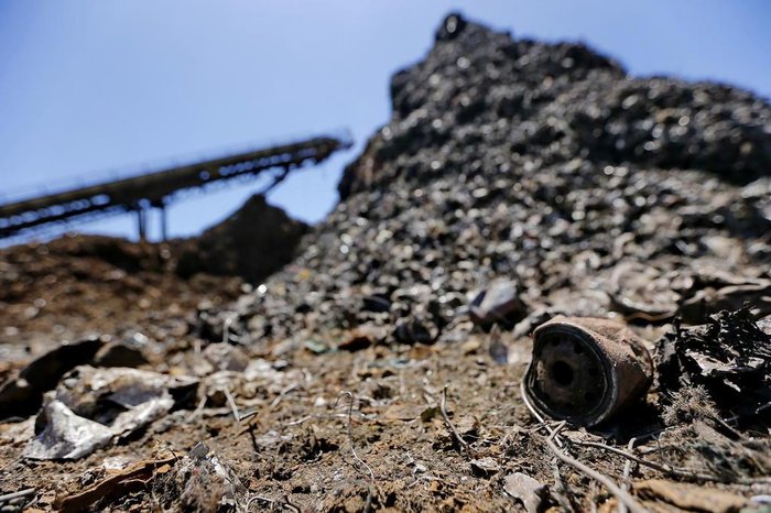 Material apreendido em ação em Rio Grande foi triturado nesta sexta-feira, na Gerdau