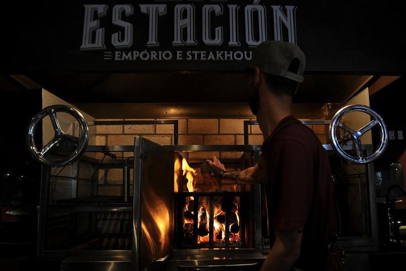  CANELA, RS, BRASIL, 06/11/2019 - La Estación, primeiro empório de carnes e steakhouse da Serra gaúcha, em Canela. (Marcelo Casagrande/Agência RBS)