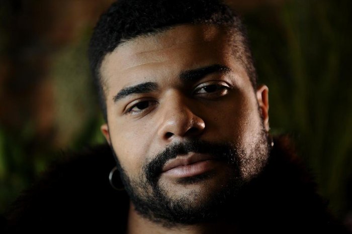“Eu já fui muito de brigar, mas hoje prefiro a militância com amor, empatia e respeito. Meu discurso é pelo afeto. A empatia é a chave pra tudo”, defende Rodrigo Moraes, 25.