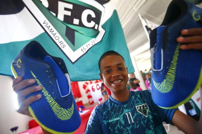 Ficou feliz com os novos tênis