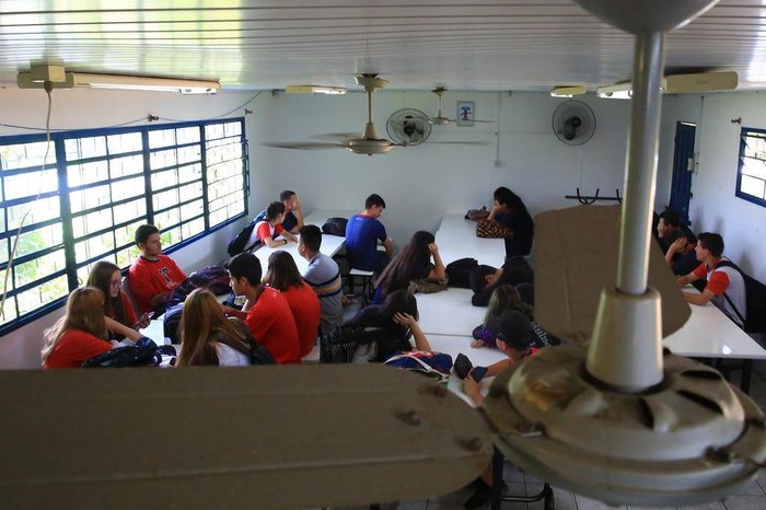 Agora, refeitório é sala de aula