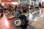Desfile reúne pessoas com deficiência em cadeiras de rodas customizadas em Novo Hamburgo