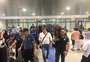 Delegação do Grêmio evita dar entrevistas no retorno a Porto Alegre