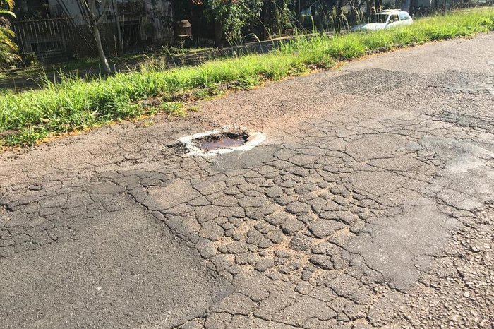 Prefeitura afirma que já destacou uma equipe para vistoriar a rua