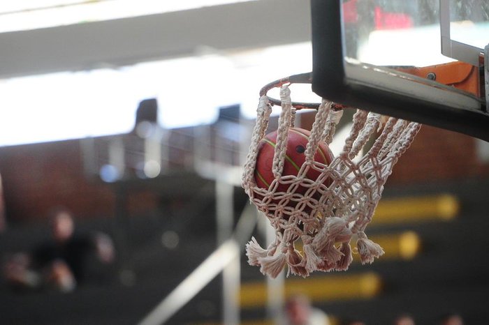Gurias do Caxias venceram o duelo final no Vascão