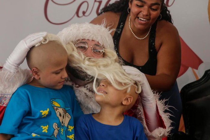 Gêmeos na Festa de Natal do ICI
