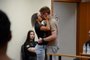  VENÂNCIO AIRES, RS, BRASIL - 28.01.2020 - Lisandro Rafael Posselt e Micheli Schlosser se beijam no júri em que ele foi condenado por tentar matá-la.<!-- NICAID(14401261) -->