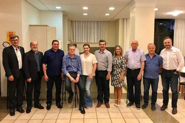 Encontro com representantes da Prefeitura, Câmara de Vereadores, entidades de classe e empresários alinhou estratégias para a edição da Festa da Uva de 2021 Encontro com representantes da Prefeitura, Câmara de Vereadores, entidades de classe e empresários alinhou estratégias para a edição da Festa da Uva de 2021