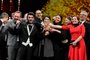 A equipe do filme There Is No Evil posou com o troféu em nome do diretor iraniano Mohammad Rasoulof, que recebeu o Urso de Ouro de Melhor Filme durante a cerimônia de premiação do 70º festival de cinema da Berlinale em Berlim em 29 de fevereiro de 2020.<!-- NICAID(14435913) -->