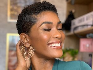 Erika Januza Instagram / Reprodução