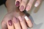 Nail art manicure. Beauty hands.Manicure de arte do prego. Mãos de beleza. Trendy Stylish Colorful Nails and Nailpolish. Tinta para unhas de manicure.Fonte: 180697729<!-- NICAID(14316727) -->