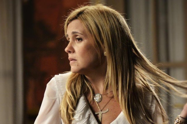 avenida brasil, Carminha ( Adriana Esteves ) avenida brasil, Carminha ( Adriana Esteves )