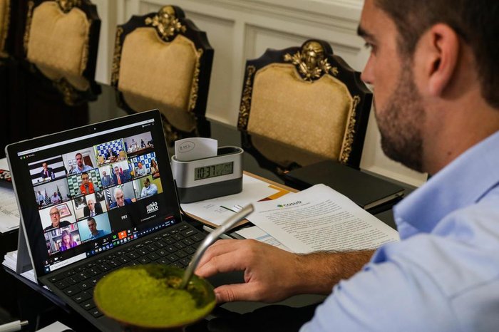 Felipe Dalla Valle / Palácio Piratini Felipe Dalla Valle / Palácio Piratini