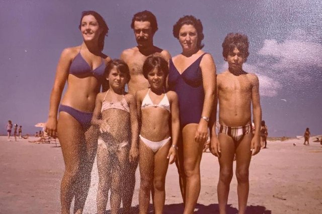 Valdir José Zurlo, a esposa Jovelina e os filhos em Torres em 1977.<!-- NICAID(14470157) --> Valdir José Zurlo, a esposa Jovelina e os filhos em Torres em 1977.<!-- NICAID(14470157) -->