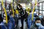  CANOAS, RS, BRASIL, 22/04/2020- Uso obrigatório de mascáras nos ônibus em Canoas. Na foto: ônibus da linha 5100, centro. Foto: Ronaldo Bernardi / Agencia RBS<!-- NICAID(14483243) -->