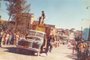 Sósias de Shazan e Xerife fazem sucesso no desfile na Fenavindima de 1973.<!-- NICAID(12368764) -->