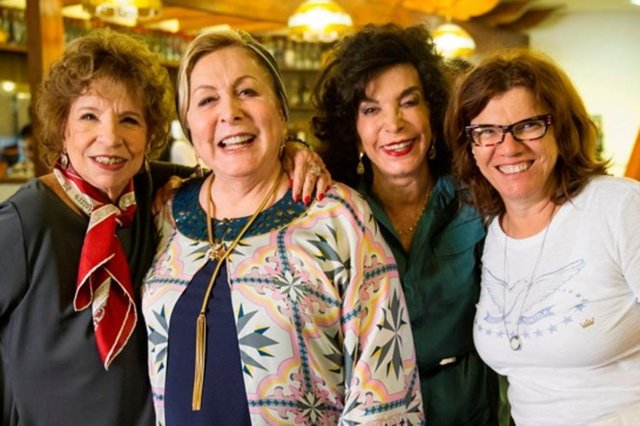 Aracy posa ao lado da diretora-geral Denise Saraceni (D) e de Lady Francisco e Daisy Lúcidi (E), em Geração Brasil.<!-- NICAID(10519480) --> Aracy posa ao lado da diretora-geral Denise Saraceni (D) e de Lady Francisco e Daisy Lúcidi (E), em Geração Brasil.<!-- NICAID(10519480) -->