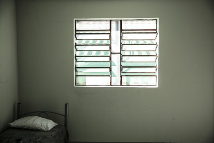 Camas receberam roupas de cama e travesseiros