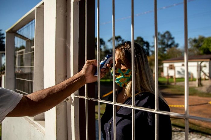 Cuidados contra o vírus: medição da temperatura