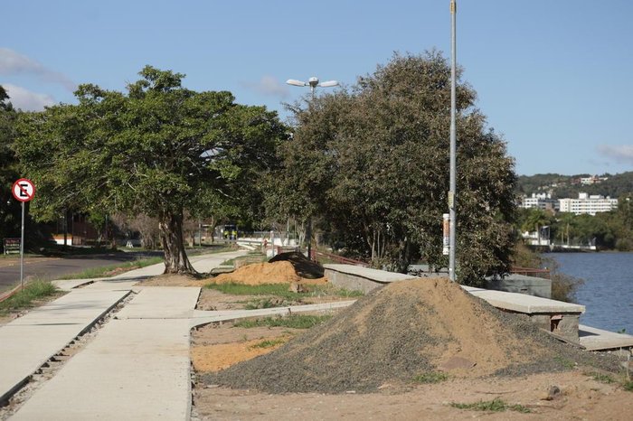 Trabalhos na Zona Sul chegaram a um terço da conclusão, mas foram suspensos por 90 dias por construtora