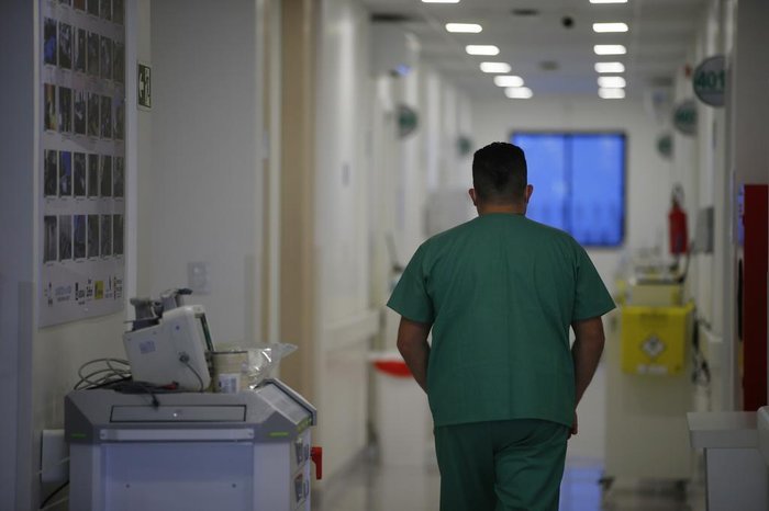 Primeiros pacientes devem chegar à tarde