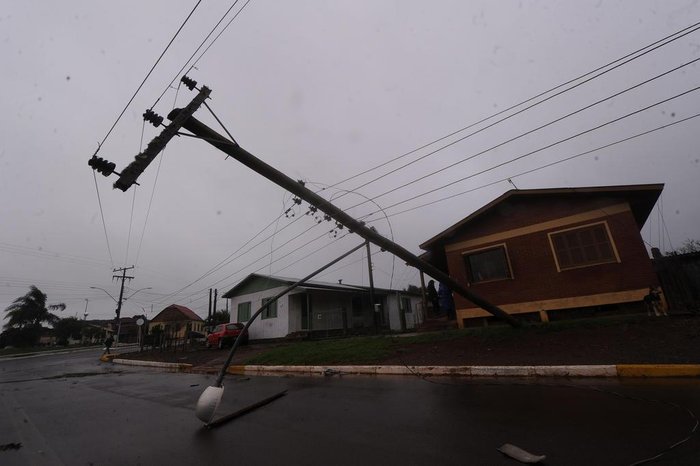 Parte de Muitos Capões ainda seguia sem luz no dia 1 de julho