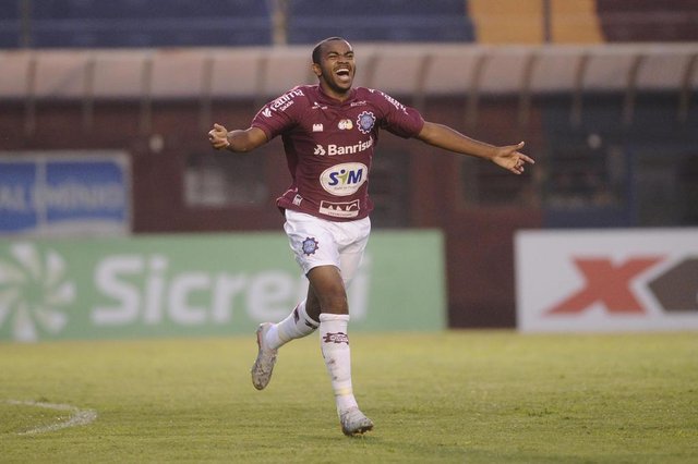 CAXIAS DO SUL, RS, BRASIL (15/03/2020)3a Rodada do Campeonato Gaúcho. Jogo entre Ser Caxias e Novo Hamburgo a portas fechadas no Estádio Centenário. (Antonio Valiente/Agência RBS)<!-- NICAID(14452191) --> CAXIAS DO SUL, RS, BRASIL (15/03/2020)3a Rodada do Campeonato Gaúcho. Jogo entre Ser Caxias e Novo Hamburgo a portas fechadas no Estádio Centenário. (Antonio Valiente/Agência RBS)<!-- NICAID(14452191) -->