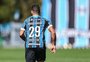 De artilheiro a garçom: há cinco jogos sem gols, Diego Souza ajusta papel no time do Grêmio