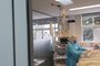  A equipe médica do Hospital Virvi Ramos realizou na tarde desta terça-feira (28) a 19ª transfusão de plasma convalescente.<!-- NICAID(14555319) -->