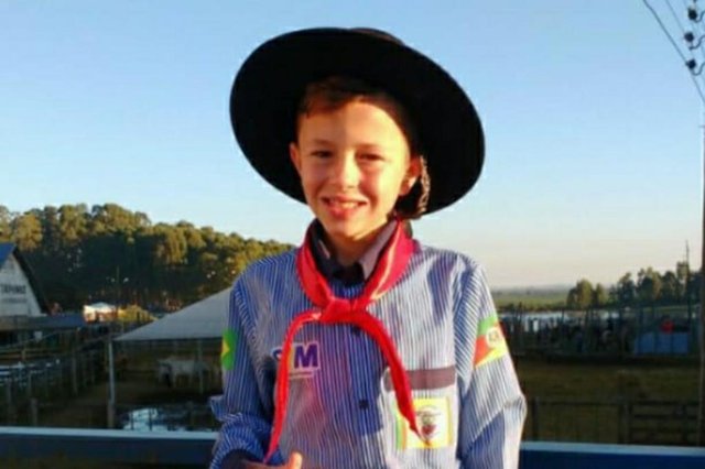 Meninos de Caxias precisam de ajuda para seguir tratamentos. Rafael Rodrigues Marques, 11, tem a chance de se recuperar e voltar a falar e andar, com aplica&ccedil;&otilde;es de c&eacute;lulas tronco.<!-- NICAID(14576847) -->