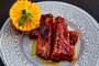  PORTO ALEGRE, RS, BRASIL, 11/08/2016 : Receitas com carne de porco - filé de porco com chutney de manga, lombinho de porco com purê de maçã, pernil de porco com purê de batata, sanduíche de pernil, costelinha com laranja e mel, massa com ragu de porco. (Omar Freitas/Agência RBS)Indexador: Omar Freitas<!-- NICAID(12375910) -->