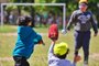  PORTO ALEGRE - BRASIL - Na busca por forma uma escola esportiva, filhos de imigrantes caribenhos praticam baseball no Parque Farroupilha. (FOTO: LAURO ALVES/AGENCIARBS)<!-- NICAID(14596613) -->