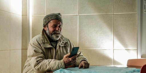 Projeto incentiva estudantes a conversarem com idosos