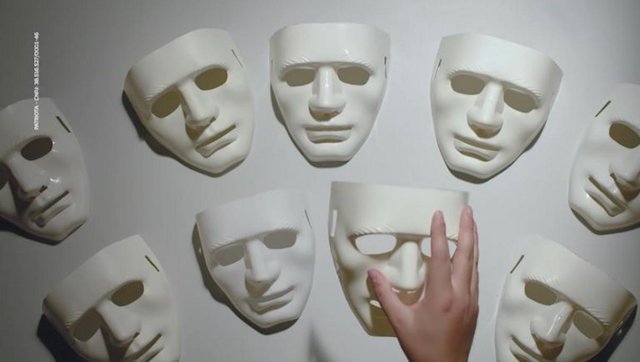 Propaganda eleitoral de Nelson DArrigo (Patriota) mostra máscaras ao falar de candidatos adversários à prefeitura de Caxias<!-- NICAID(14619518) --> Propaganda eleitoral de Nelson DArrigo (Patriota) mostra máscaras ao falar de candidatos adversários à prefeitura de Caxias<!-- NICAID(14619518) -->