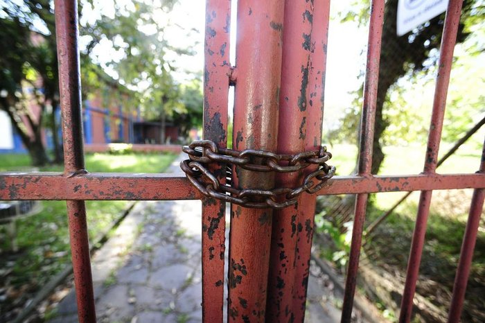 Escola Infante Dom Henrique, no bairro Menino Deus , na quarta-feira