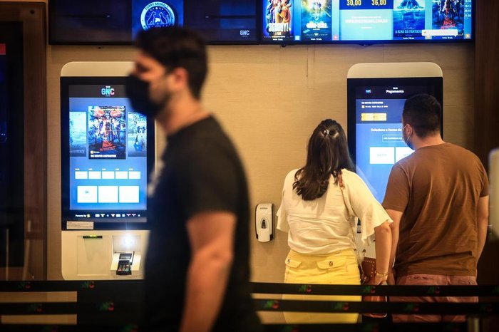Cinemas de Porto Alegre reabriram na sexta-feira (23)