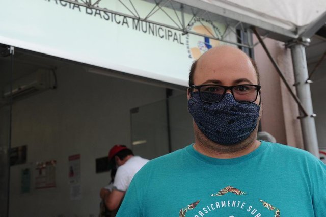 CAXIAS DO SUL, RS, RBASIL (26/10/2020)33 remédios estão em falta na famácia Básica Municipal em Caxias do Sul. Na foto, Jean Ricardo Pereira, 33 anos, repositor de mercadorias. (Antonio Valiente/Agência RBS)<!-- NICAID(14625925) --> CAXIAS DO SUL, RS, RBASIL (26/10/2020)33 remédios estão em falta na famácia Básica Municipal em Caxias do Sul. Na foto, Jean Ricardo Pereira, 33 anos, repositor de mercadorias. (Antonio Valiente/Agência RBS)<!-- NICAID(14625925) -->