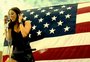 "Party in the USA", de Miley Cyrus, volta às paradas após vitória de Biden