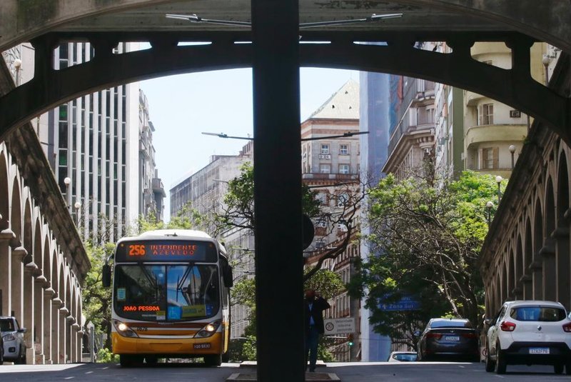  PORTO ALEGRE, RS, BRASIL - 04.11.2020 - Linhas de consórcios privados passam a ser operados pela Carris. (Foto: Lauro Alves/Agencia RBS)<!-- NICAID(14634471) -->
